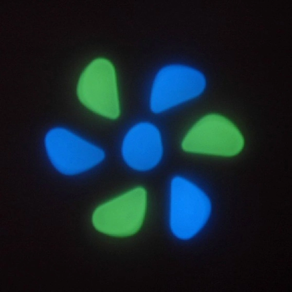 100pcs Unique Luminous Glow in the Dark Cobblestone Man-made Pebbles Stone (Blue)