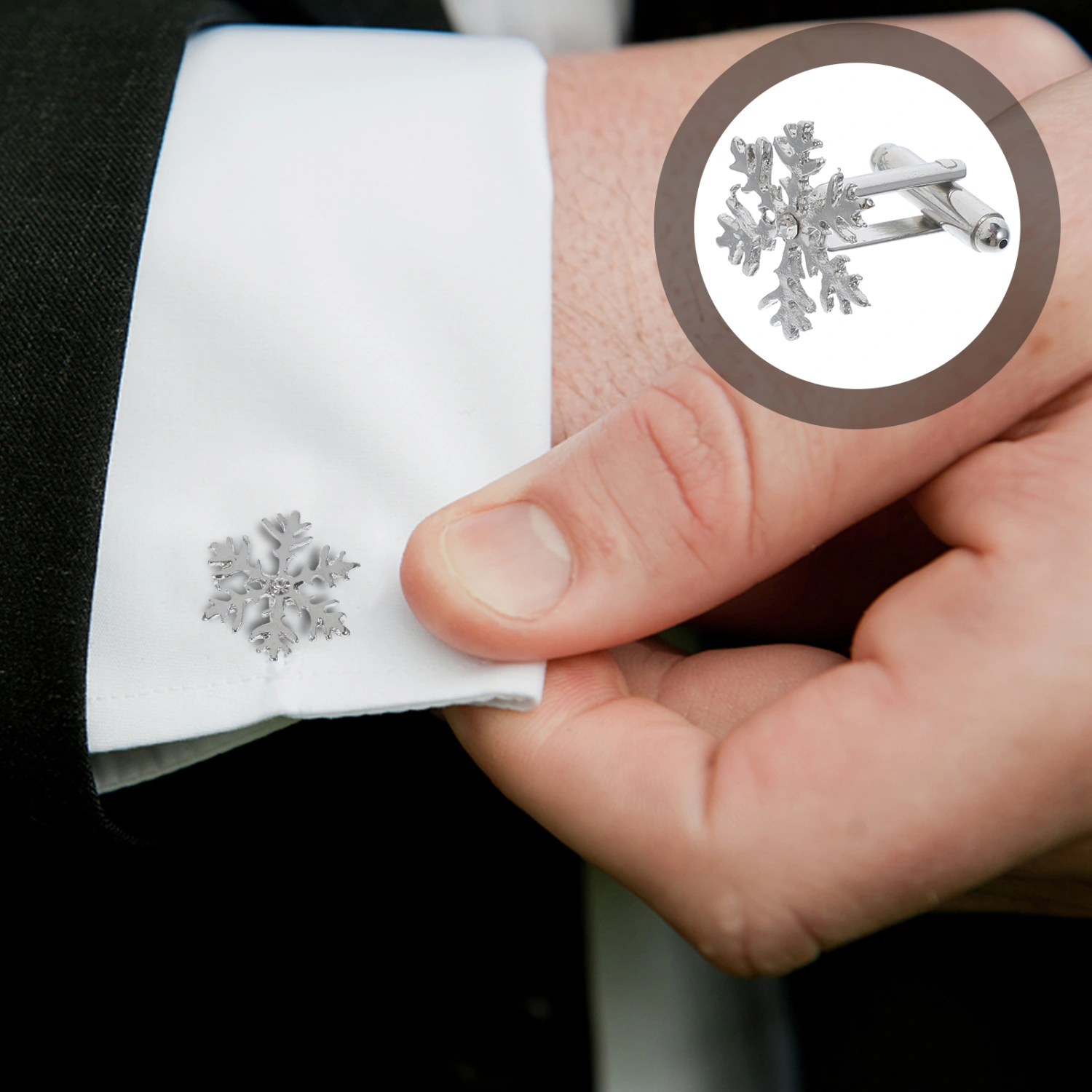Pair of Snowflake Design Copper Cufflinks for Suit Shirt Jewelry Decoration Christmas Birthday Favor Gift (Silver)