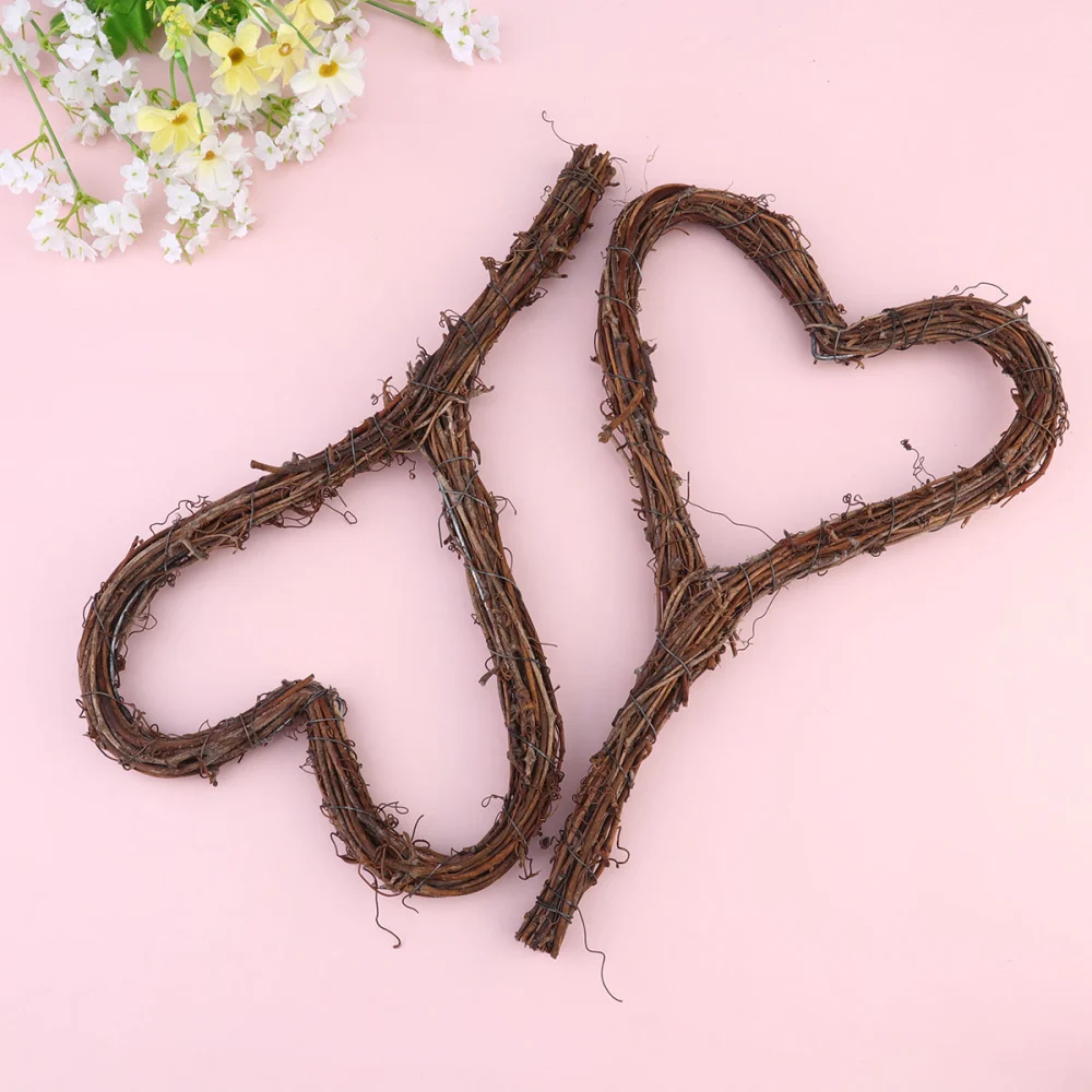 2pcs Rattan Ring Heart-Shaped Decorative Garland Funny Weave Rattan Ring for Party Wedding Festival (25cm)