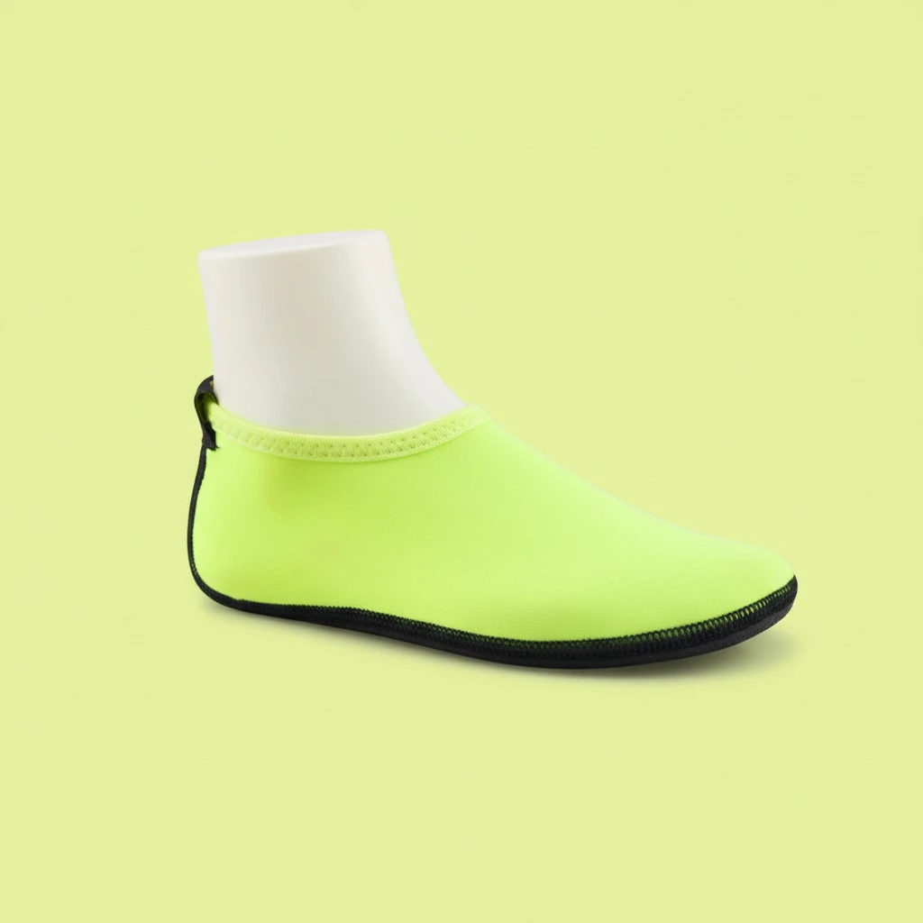 1 Pair Water Sports Diving Socks Swimming Snorkeling Non-slip Seaside Beach Shoes for Man Woman Size L (Fluorescent Green)