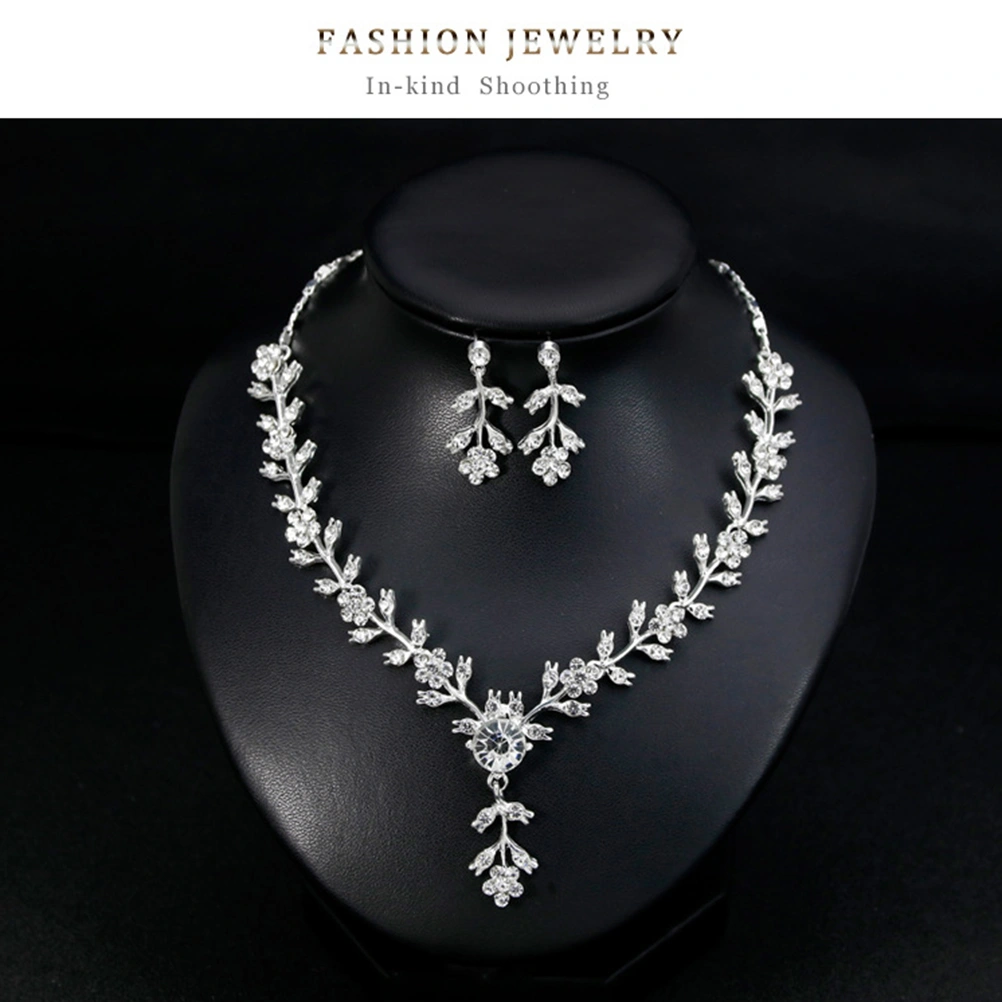 Bridal Wedding Necklace Set Accessories High-grade Catkins Crystal Necklace Earrings Jewelry Set (Silver)