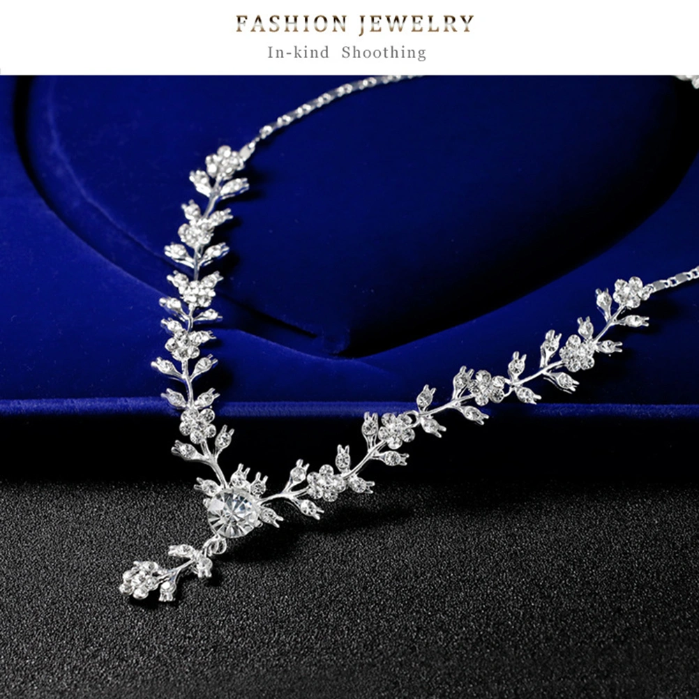 Bridal Wedding Necklace Set Accessories High-grade Catkins Crystal Necklace Earrings Jewelry Set (Silver)