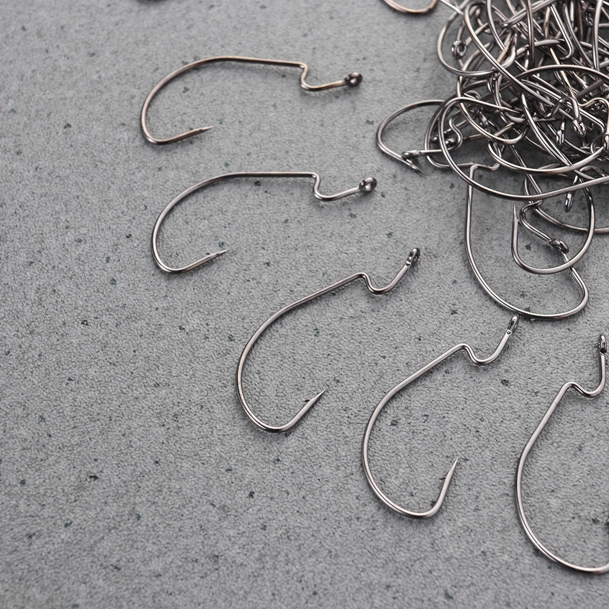100 PCS Fishing Hooks High Carbon Steel Perforated Fishing Hooks Fly Fishing Hooks Fishing Tackle for Salt Water Fresh Water Lakes Rivers Streams - 2/0# (Silver)