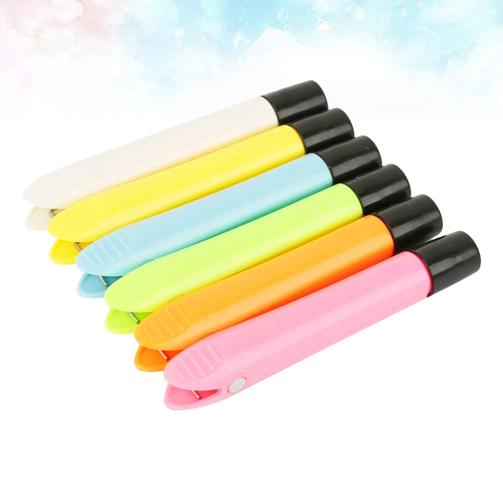 6pcs Chalk Clips Plastic Practical Magnetic Chalk Holder Writting Pen Clamps Classroom Supplies (Random Color)