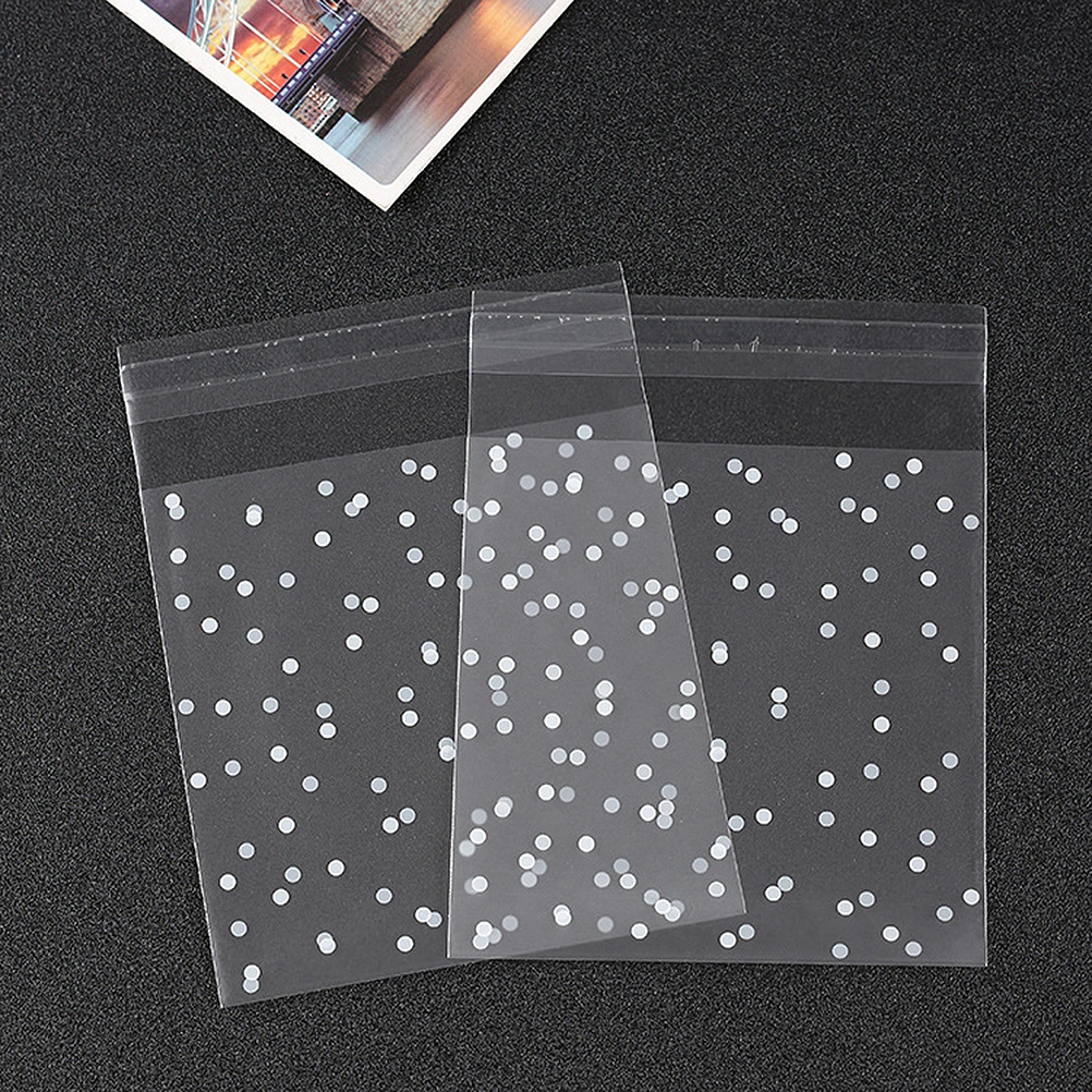 200pcs Clear Plastic Pouches Cookie Bread Loaf Bags Self-adhesive Bags for Baking Food Storage (White Dots)Bags Handmade Bags for Baking Food Storage (White Dots)