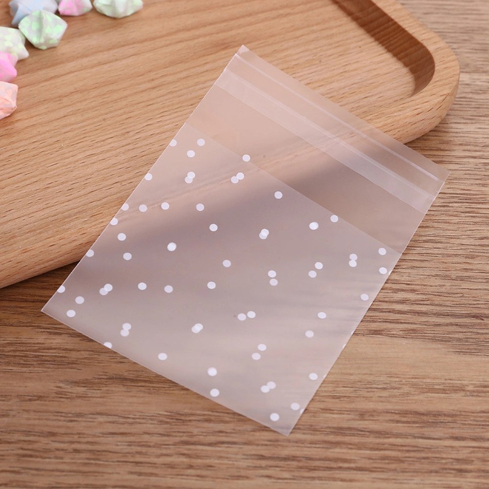 200pcs Clear Plastic Pouches Cookie Bread Loaf Bags Self-adhesive Bags for Baking Food Storage (White Dots)Bags Handmade Bags for Baking Food Storage (White Dots)