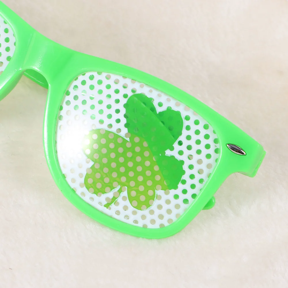 Men Women Green Shamrock Printed Glass Plastic Costume Glass Party Accessory