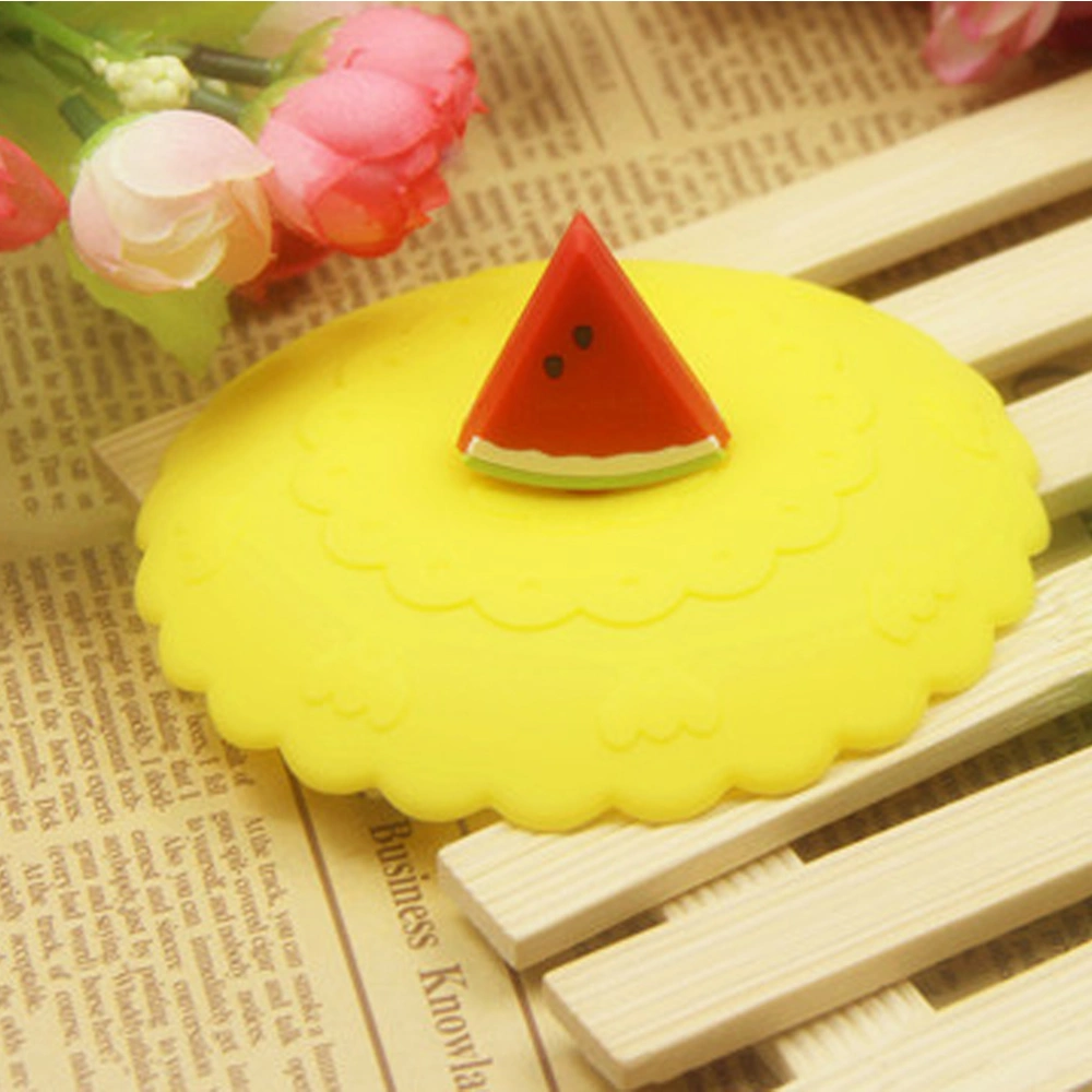 1pc Dustproof Silicone Cup Lid Creative Sealed Leakproof Cover Cup Lids Suction Seal Covers (Watermelon Shaped Lid)