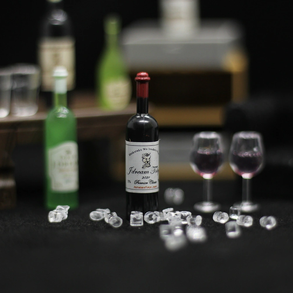 8pcs Mini Wine Bottles Statues Decorative Mini House Wine Bottle Modeling Ornaments Mixed Style