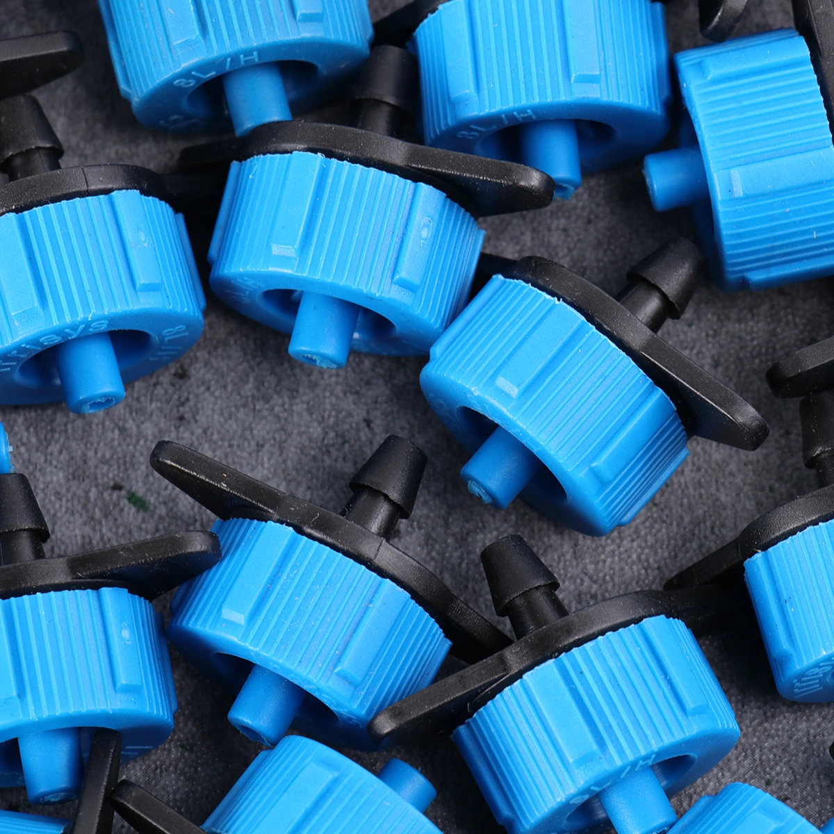 40pcs 8L Pressure-compensated Dripper Water-saving Fertilizer Drip Irrigation Dripper Irrigation Water Dripper for Garden Lawn Potting (Blue)