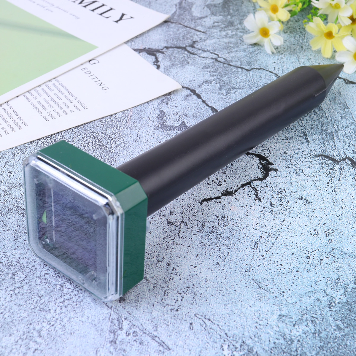 2pcs Solar Ultrasonic Pest Repeller Square Shaped Mice Snake Rodent Repeller Electronic Ultrasonic Rat Mouse Repeller (Green)