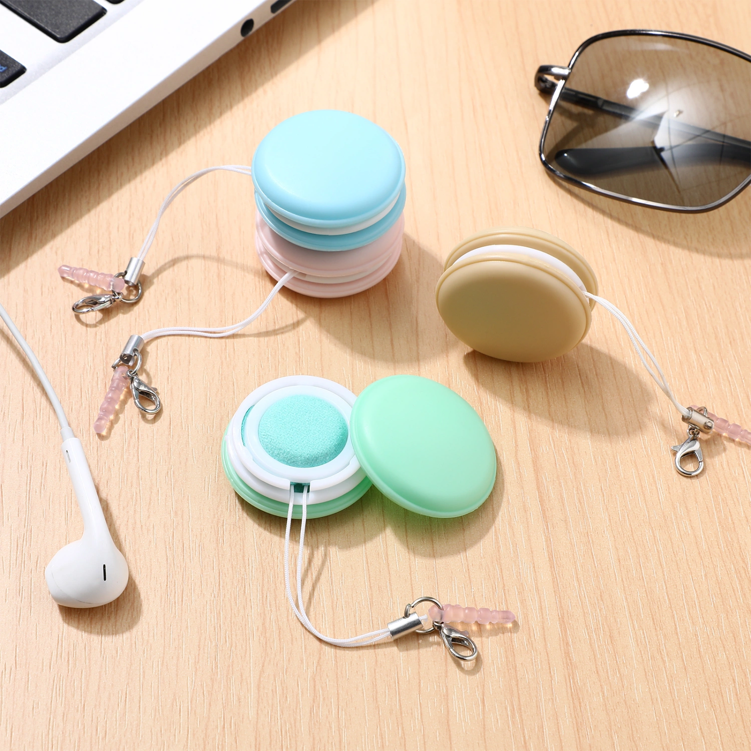 12 Pcs Phone Screen Cleaners Macaron Shaped Phone Cleaning Wipes Brushes Cell Phone Lanyards Decorative Pendants