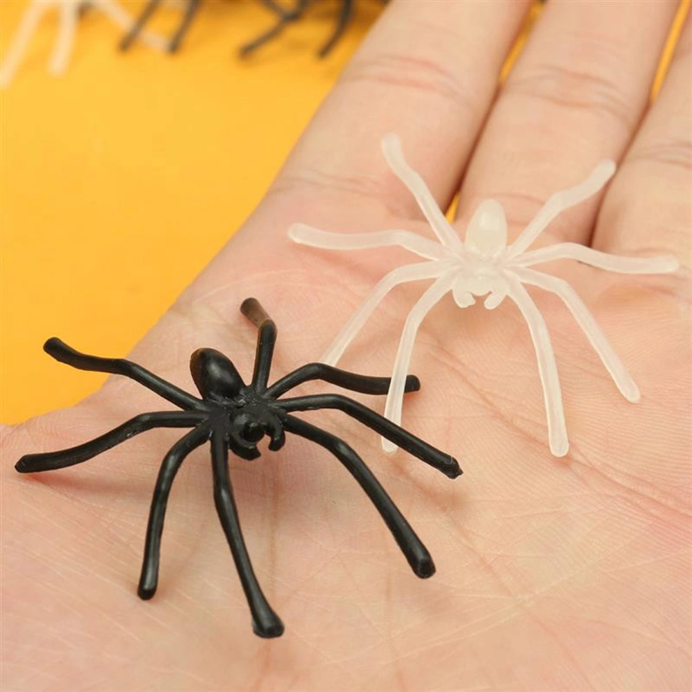 100 pcs Plastic Fake Spider Practical Jokes Props Realistic Spider for Prank Halloween Party Decoration