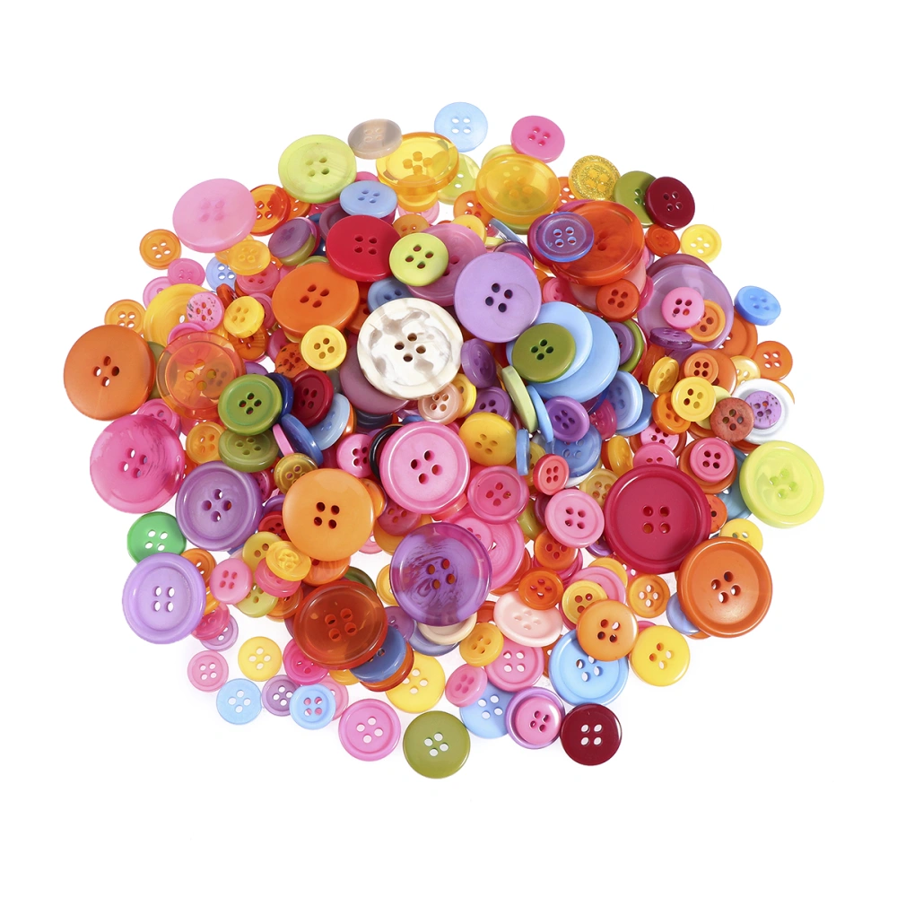 600pcs Basic Buttons Round Resin Buttons Mixed Buttons with 2 and 4 Holes for Sewing Art Crafts Projects DIY Decoration and Scrapbooking