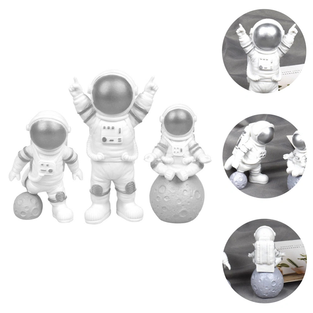 3pcs Mini Astronaut Models Astronaut Cake Decors Mini Astronaut Car Interiors