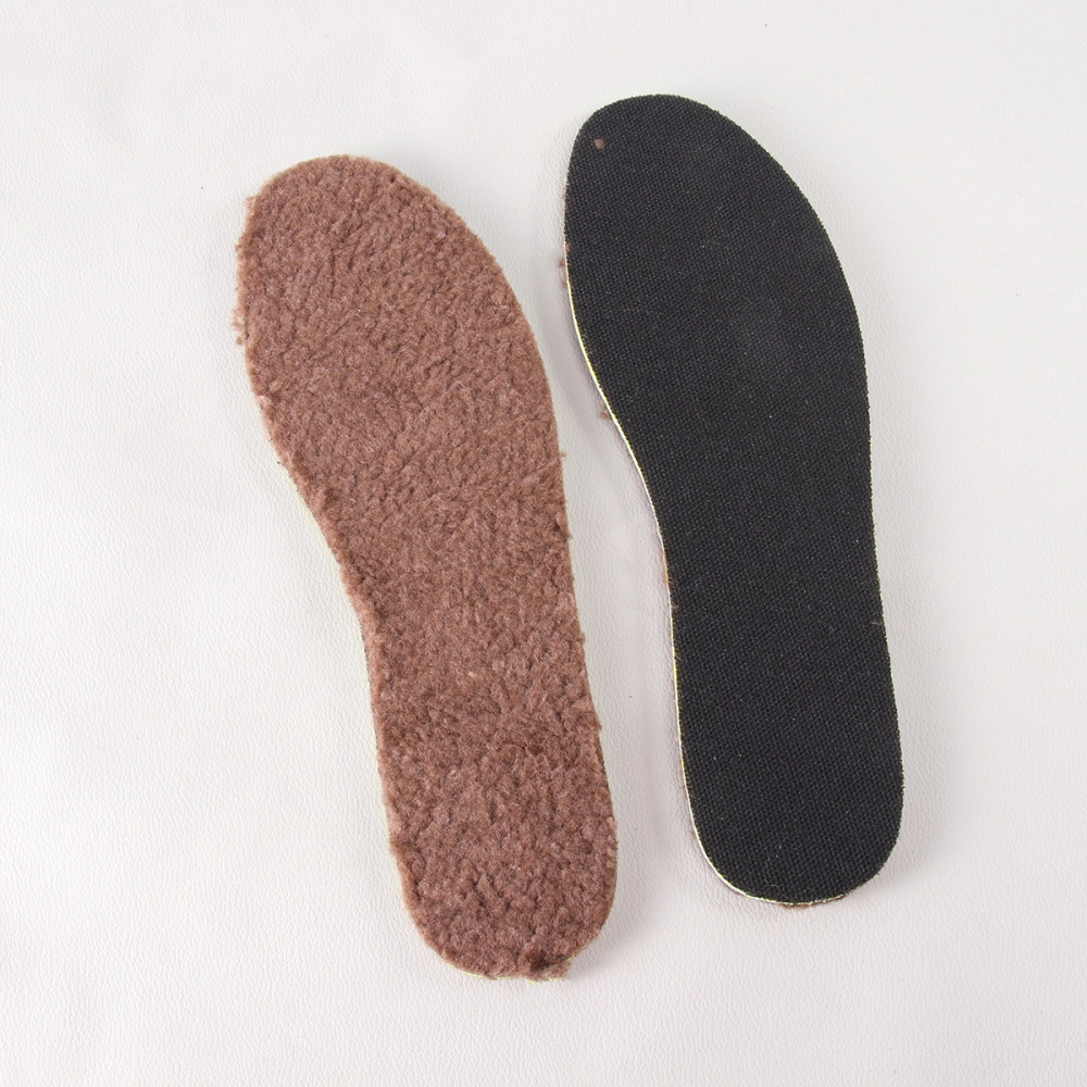 1 Pair of Thickened Warm Insoles Imitation Lambs Wool Warm Shoe Pads for Cold Days Winter Size 35-40 (Random Color)