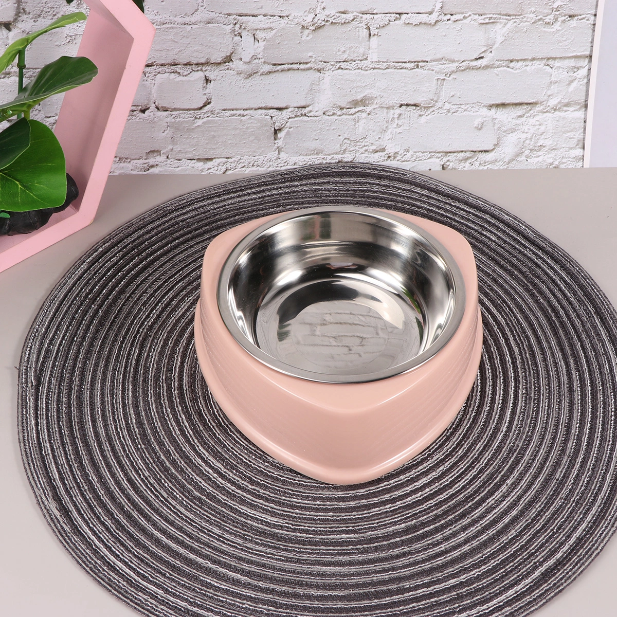 Triangle Plastic Pet Bowl Double Layer Stainless Steel Pet Bowl Dog Cat Safe Water Drinking Anti-slid Feeder Pet Supplies (Pink)
