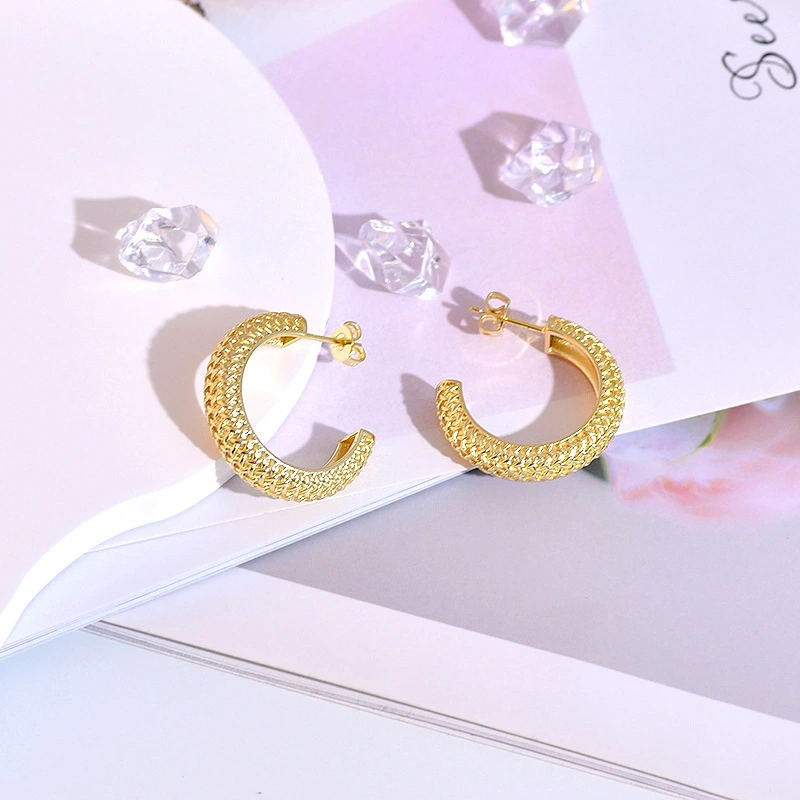 1 Pair Hoop Earrings C-shaped Earrings Women Large Circle Earrings Fashion All Match Earrings