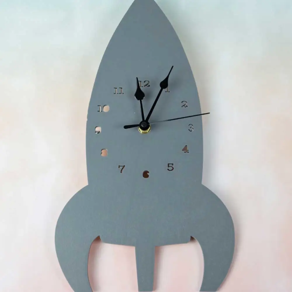 1Pc Wooden Slice Cartoon Mute Clock Delicate Wall-mounted Decorative Clock Adornment Photography Prop for Home Office Dark Grey (without Battery)