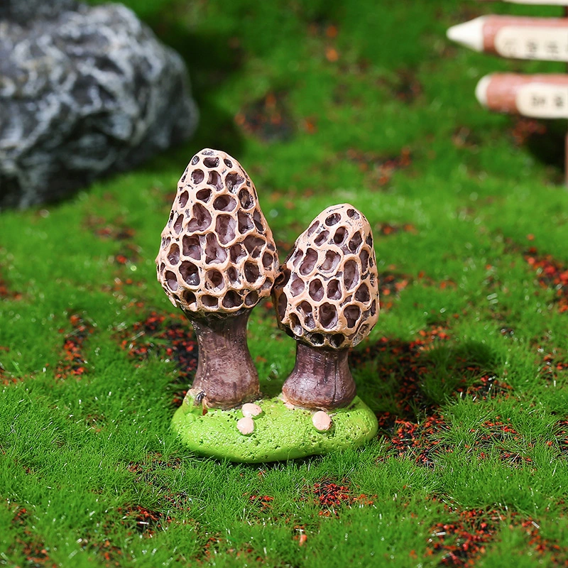 2pcs Miniatures Mushrooms Resin Garden Ornament Micro Landscape Mushrooms