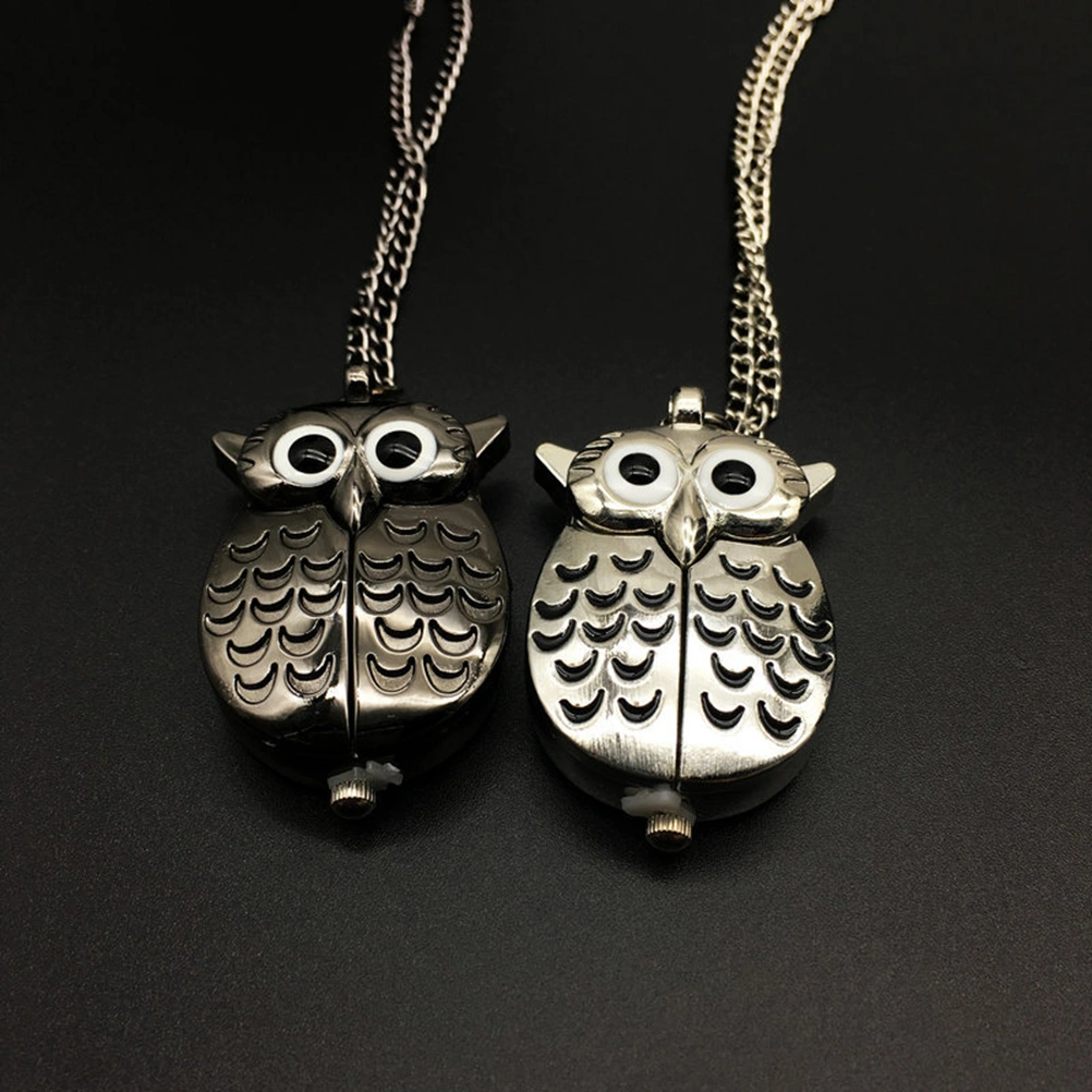 1PC Retro Owl Shape Pocket Watch Lovely Spreading Wings Owl Pocket Watch Delicate Crescent Owl Pocket Watch for Friend Family (Silver)