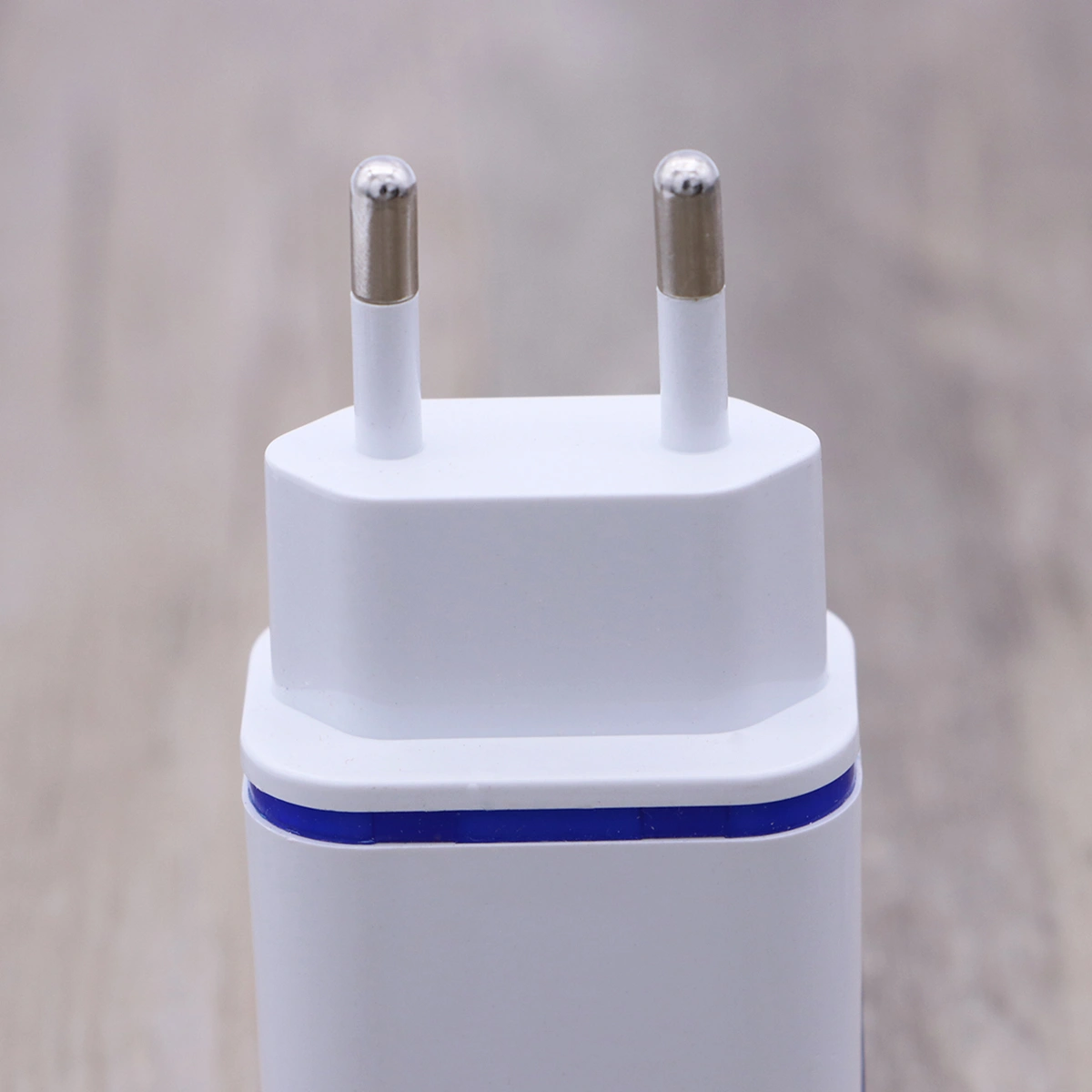 Universal Home Travel Charger Plug Water Drop Shape LED Light Dual USB Port Wall Charger Adapter for Smartphones with EU Plug (Blue)