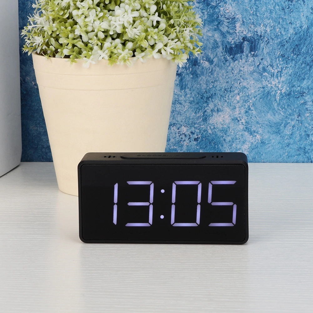 Simple Electronic Clock LED Bedside Alarm Clock with Snooze Function for Student Home Use (Black )