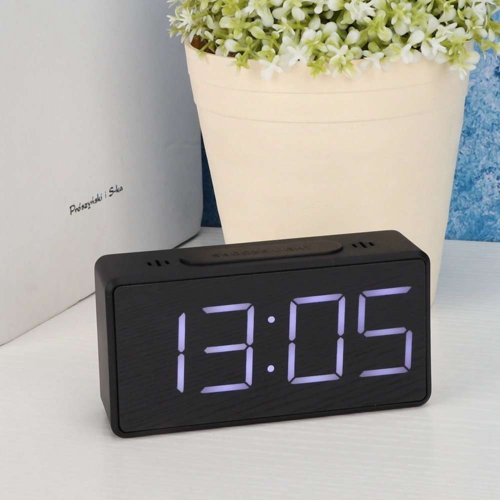 Simple Electronic Clock LED Bedside Alarm Clock with Snooze Function for Student Home Use (Black )