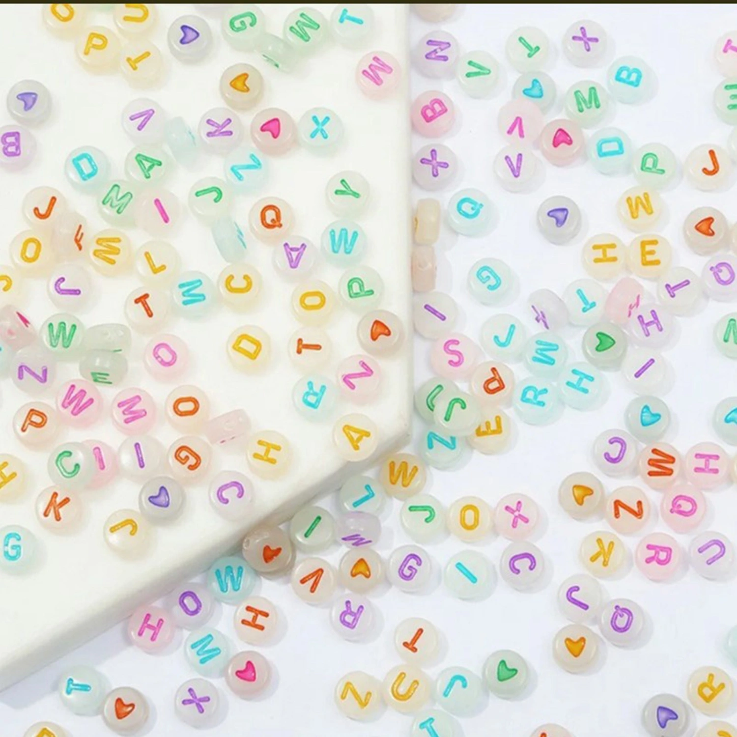 600 Pcs Alphabet Beads Colorful Acrylic Luminous Letter Beads for DIY Hand Made Jewelry Bracelet Necklace 4x7mm
