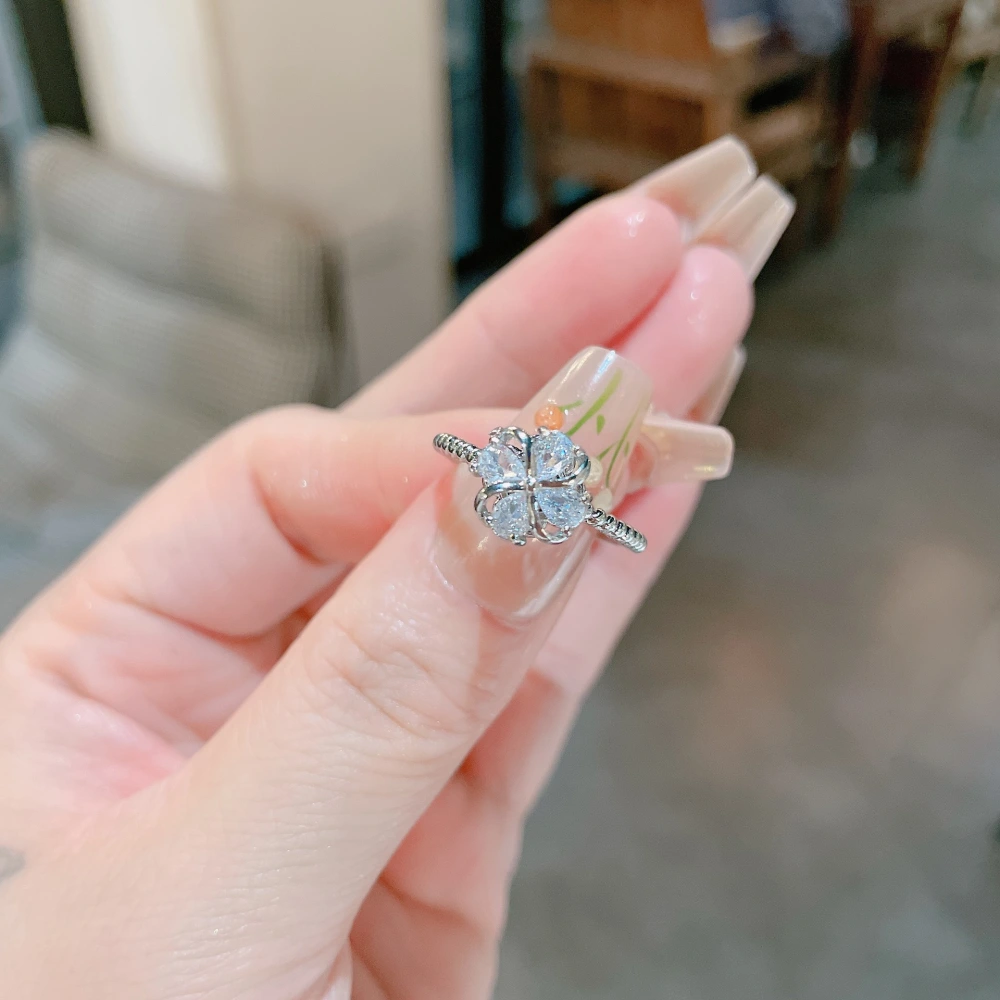 Spinning Flower Zircon Ring