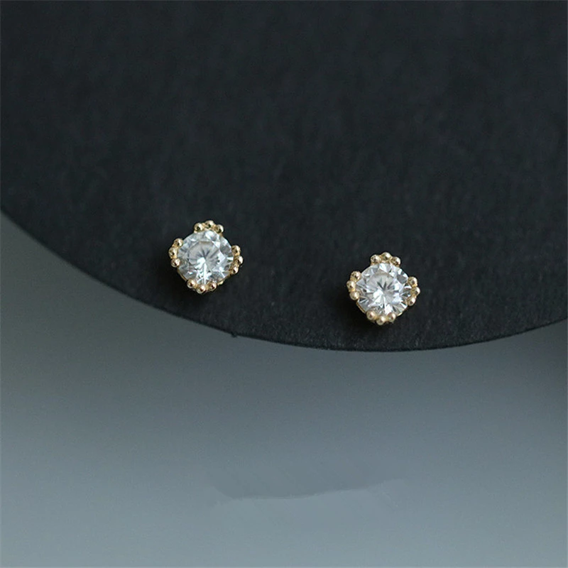 Diamond-embedded Simple Small Flower Mini Girls Stud Earrings