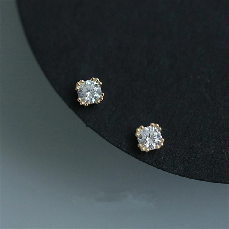Diamond-embedded Simple Small Flower Mini Girls Stud Earrings