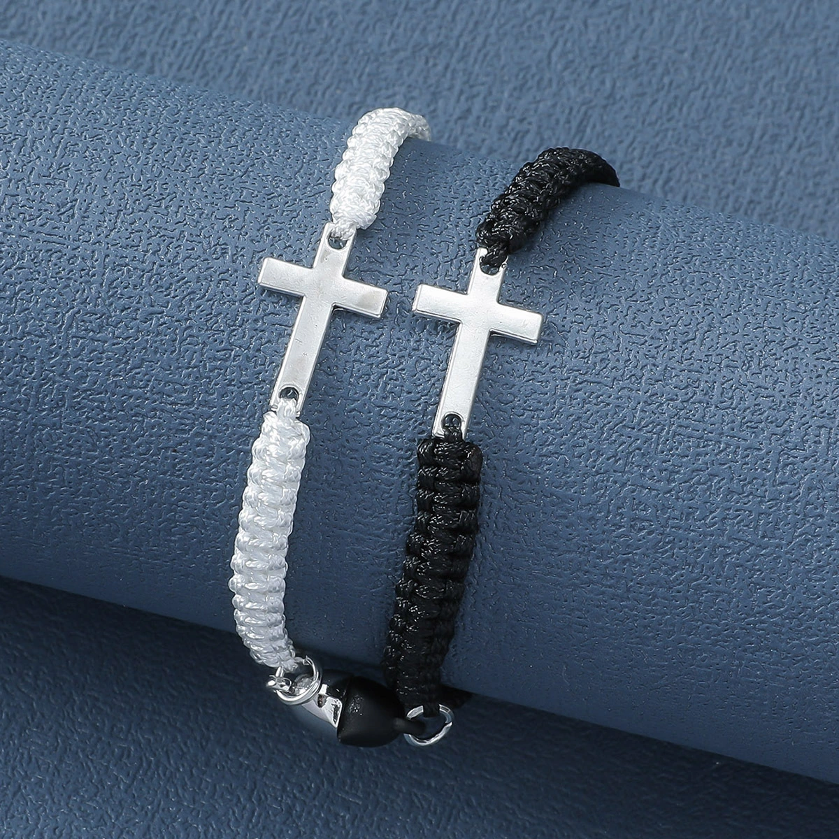 Men's And Women's Fashion Cross Weaving In Black And White Carrying Strap Suit