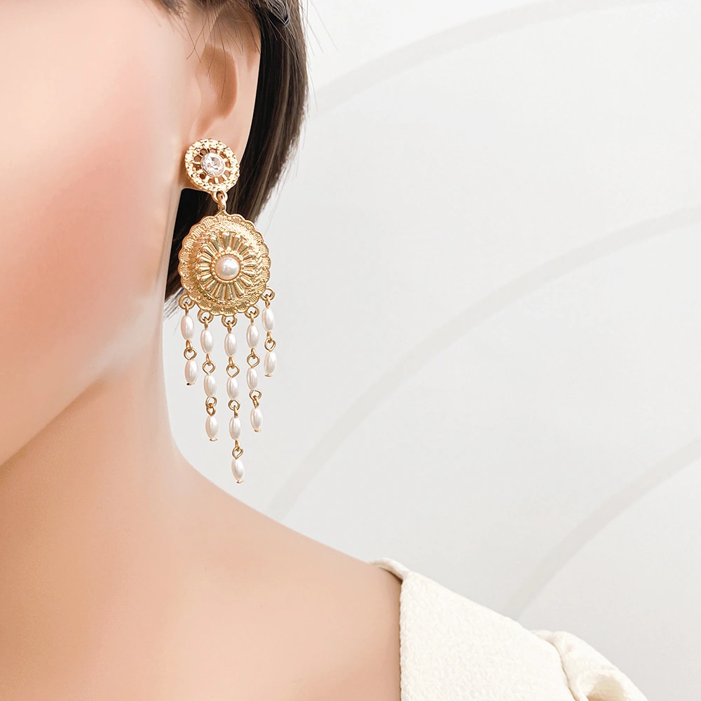 Women's Fashion Exaggerated Long Pearl Tassel Earrings