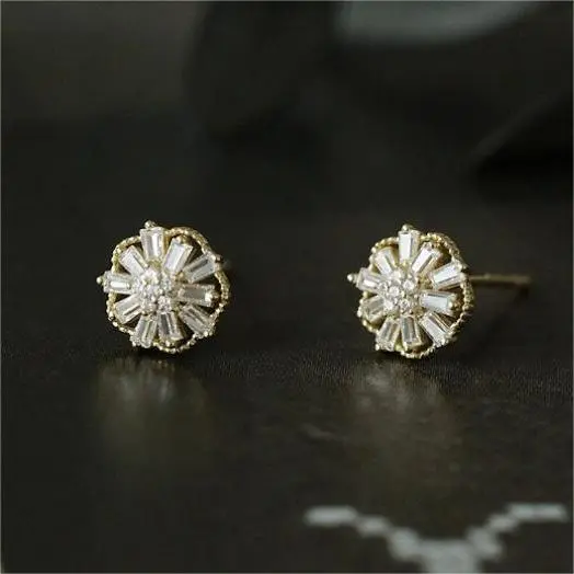 Women's Inlaid Zircon Ear Studs