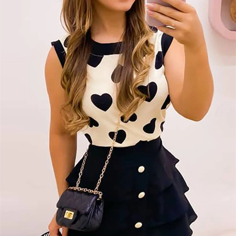 Beige Heart-shaped Skirt Not Positioned Printed Skirt