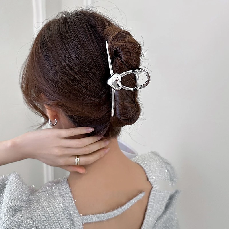 Simple And Versatile Metal Love Hair Clip For Women