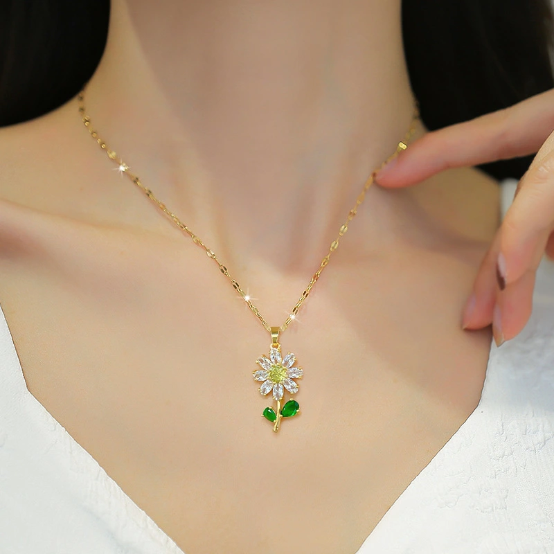 Women's Green Leaf Flower Necklace And Earrings Suite