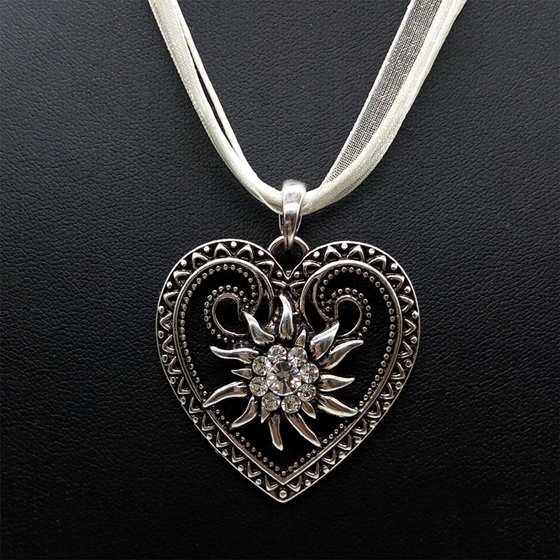 Heart Edelweiss Flowers Necklace