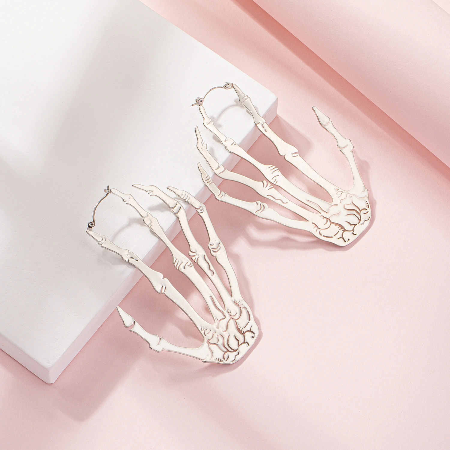 Alloy Skull Hand Claw Earrings
