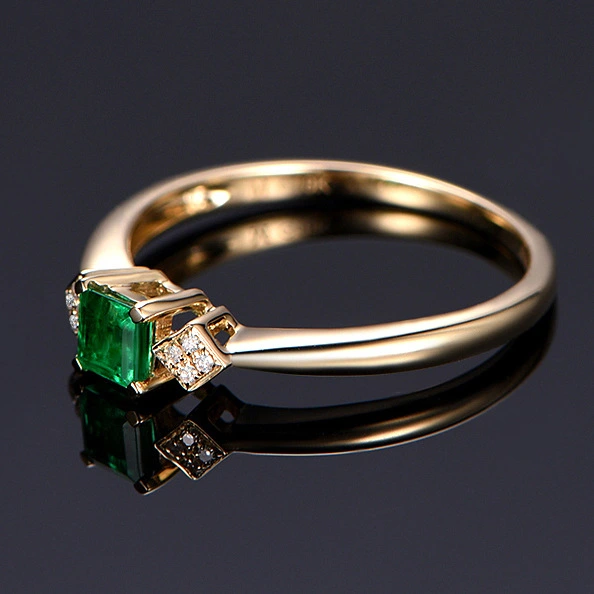 18K Gold Simulation Square Emerald Ring