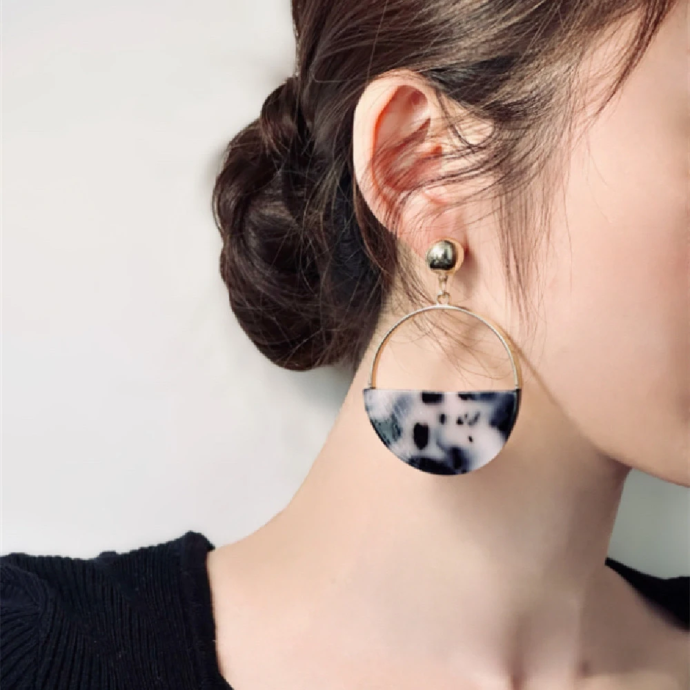 Graceful And Fashionable Large Women's Personalized Trendy Korean Style Earrings