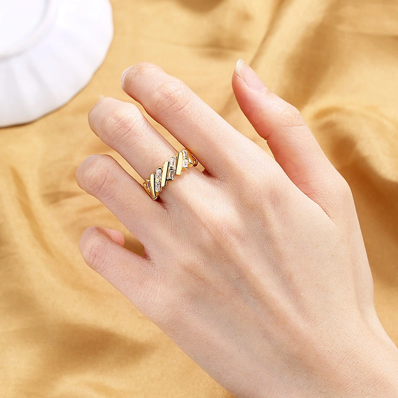 Retro Ring Female Chain Geometry