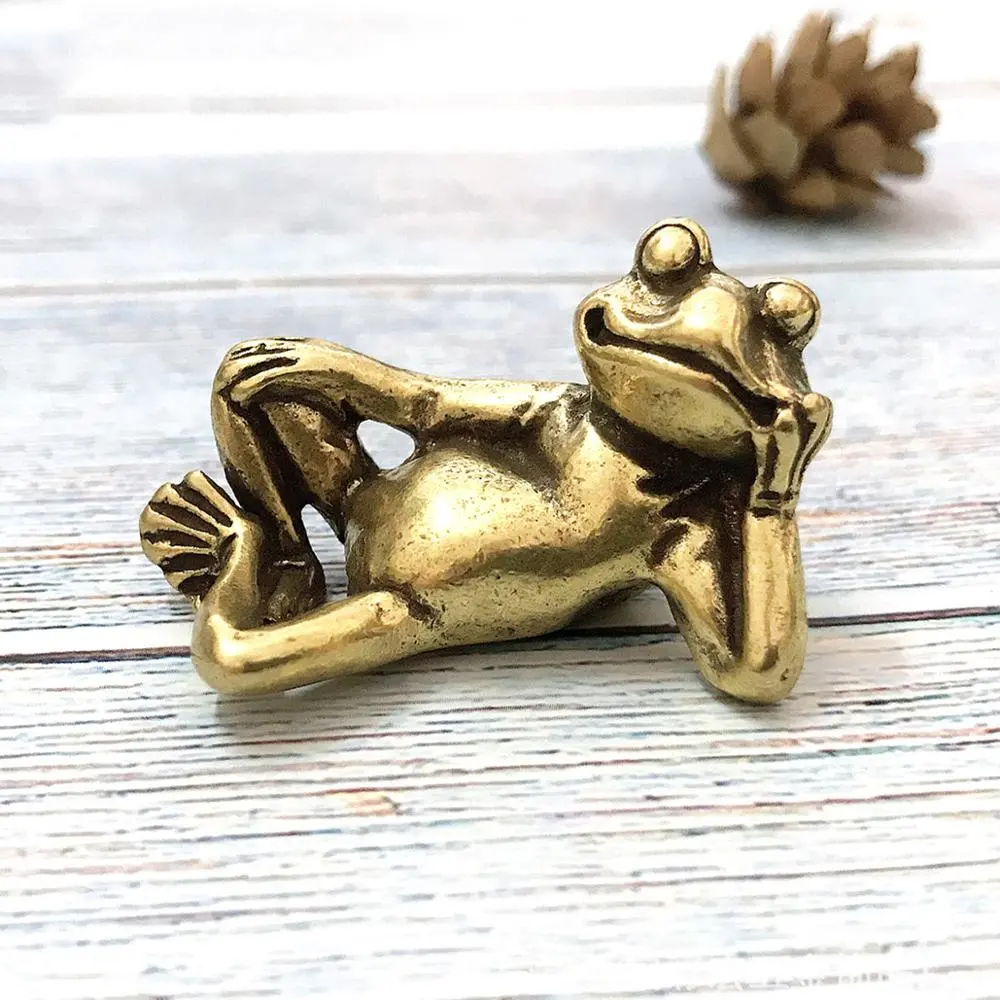 Mini Retro Lucky Brass Animal Frog Statue Desk Ornament Cute Home Office Desk Exquisite Decorative Sculpture Pocket Hand Toy