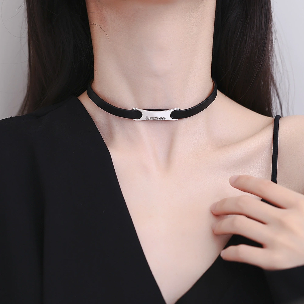 Europe And The United States Retro PU Leather Collar Black Leather Rope Choker Neck Chain Female Sweet Cool Spice Girls Collarbone Chain Tide