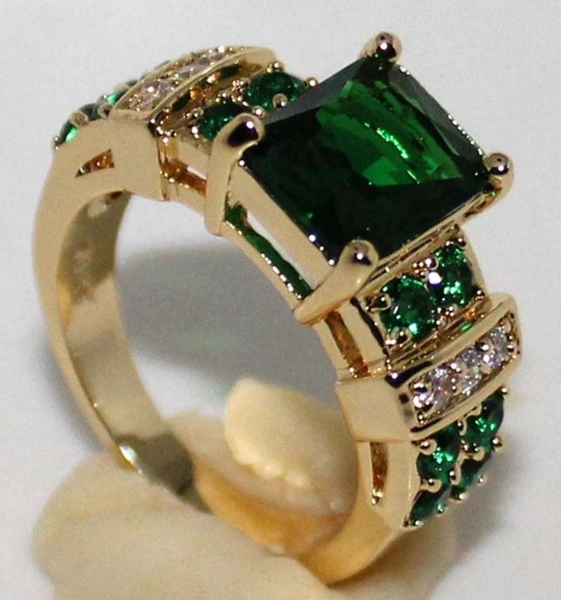 Gold Fashion Luxury Popular Emerald Green Zircon Female Diamond Ring