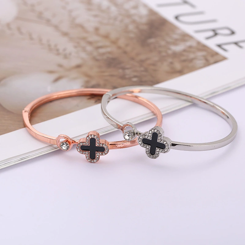 Best gift for wedding festival Fashion lucky clover bracelet Rose gold bracelet Versatile popular open bracelet accessories