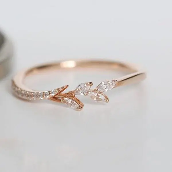 Exquisite Ring Eternity Wedding Band Filigree Leaf Jewelry Proposal Anniversary Gift