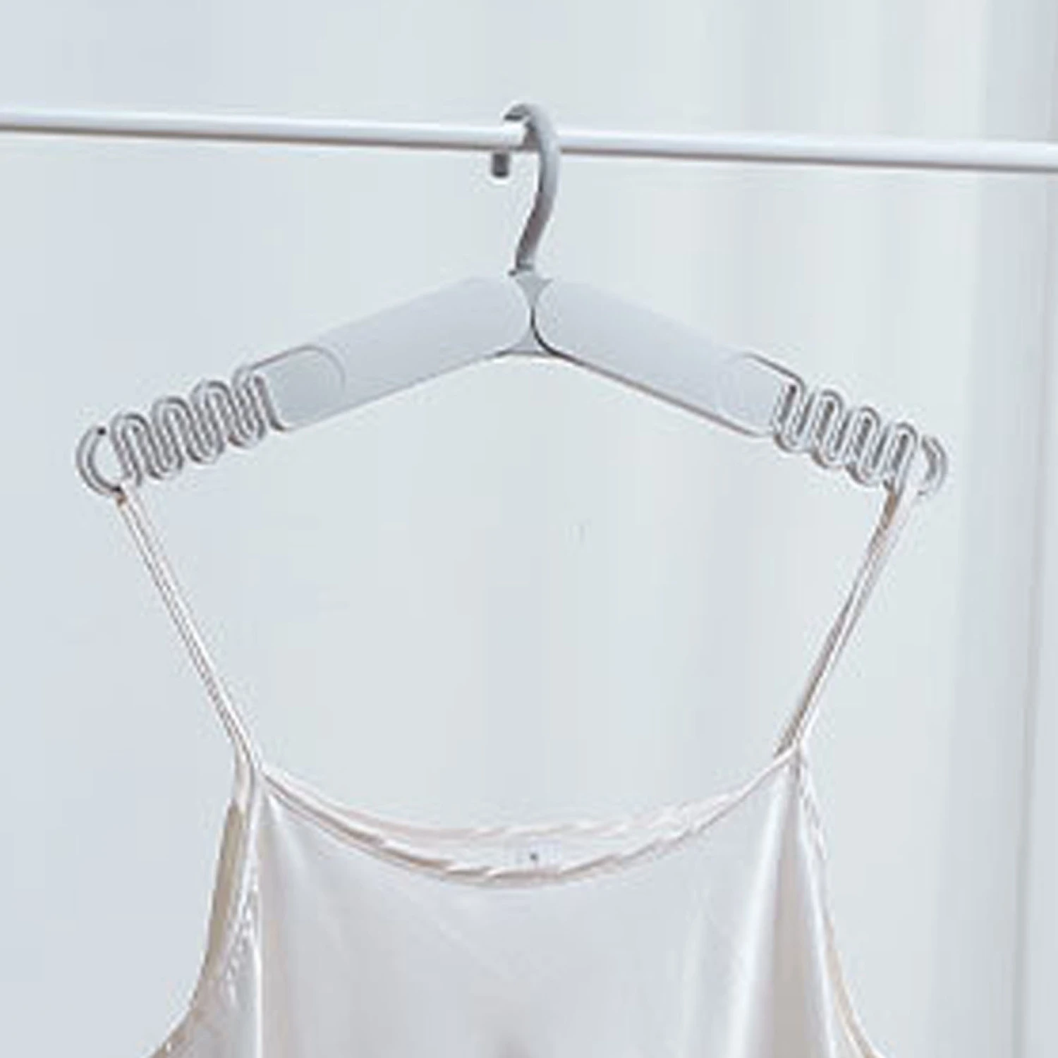 Plastic Hangers Clothes Hangers for Clothing, Folding Travel Hangers
