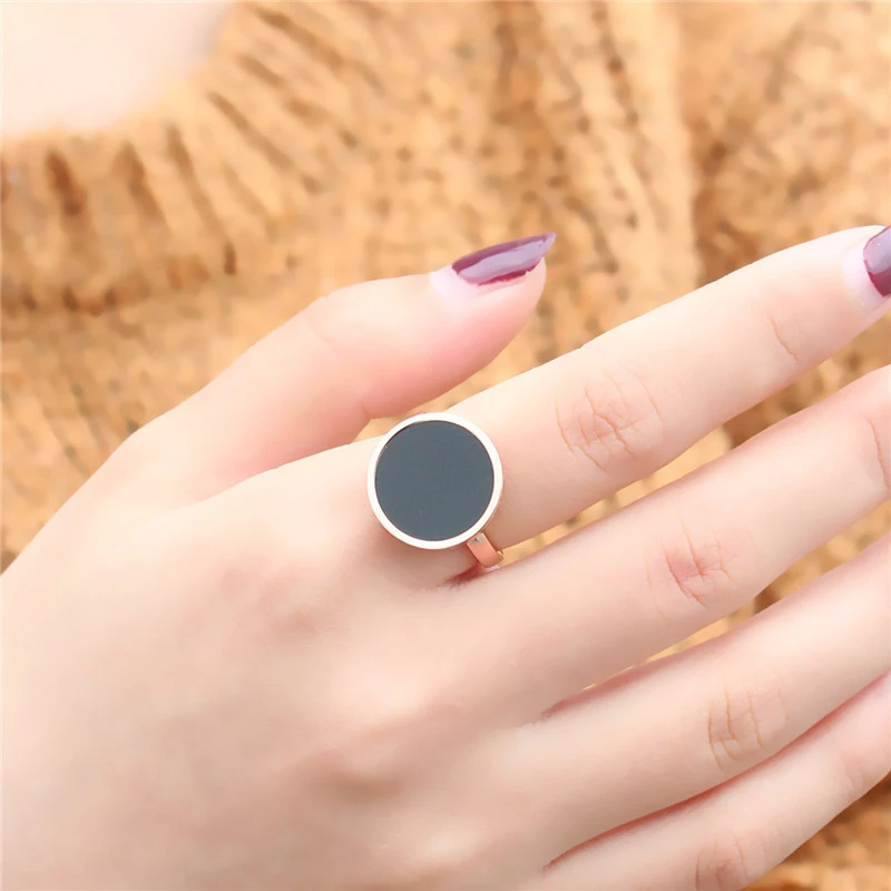 Rose Gold Index Finger Black Disc Titanium Steel Personality Vintage Ring